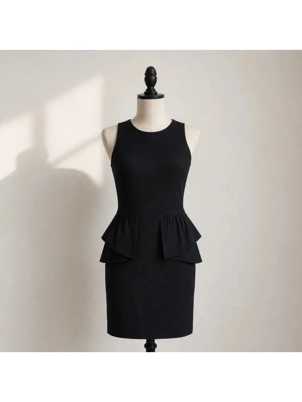 Michael Michael Kors Black Peplum Sheath Dress Size 0 Sleeveless Gold Zip